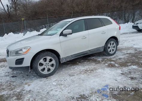 2013 Volvo Xc60 3.2 из США, поврежденный, VIN YV4940DZ6D2406635